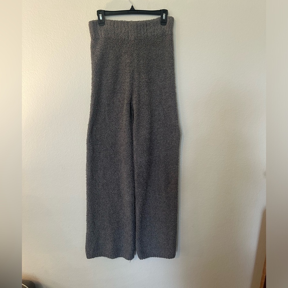 SKIMS Cozy Knit Teddy Knit Pull
On High Rise Wide Leg Pants Grey s/m